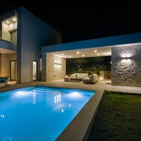 Phantωm Villa *